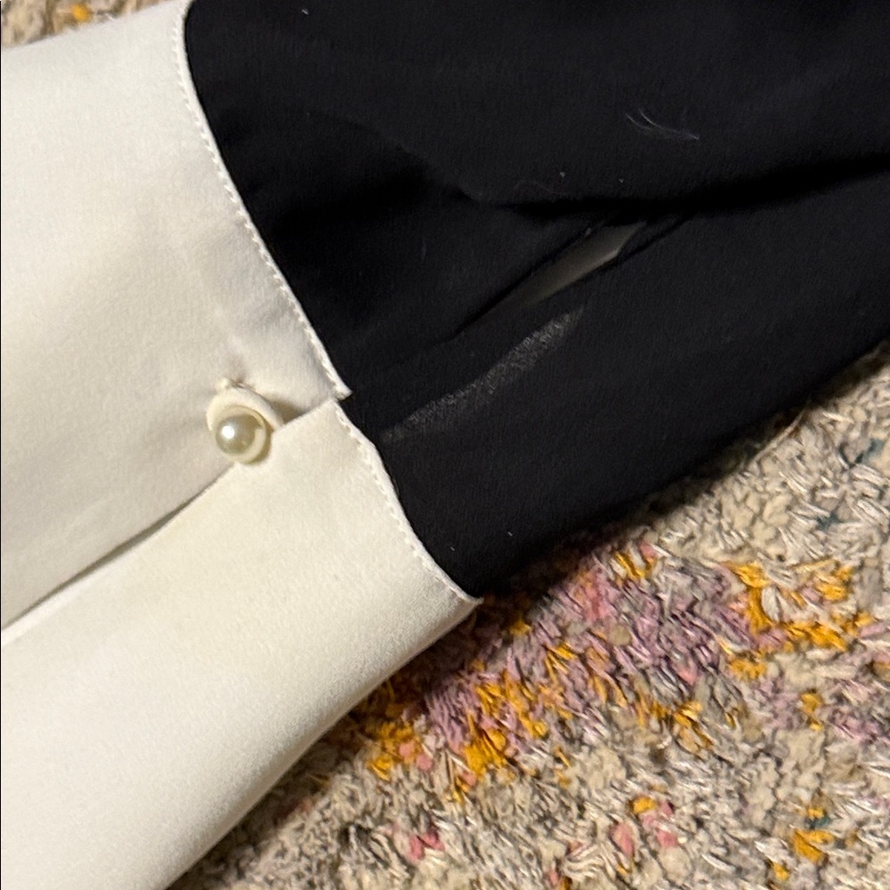 The Limited Black and White Pearl Accented Blouse XL - Picture 6 of 6